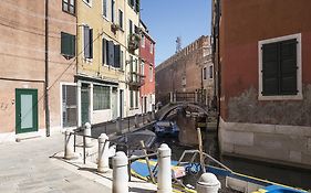 Romantic Lagoon - Canal View